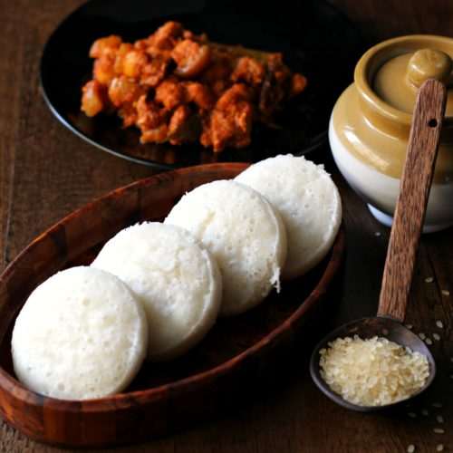 Sanna (Mangalorean Idlis/Steamed Rice Cakes) + Video! - Ruchik Randhap